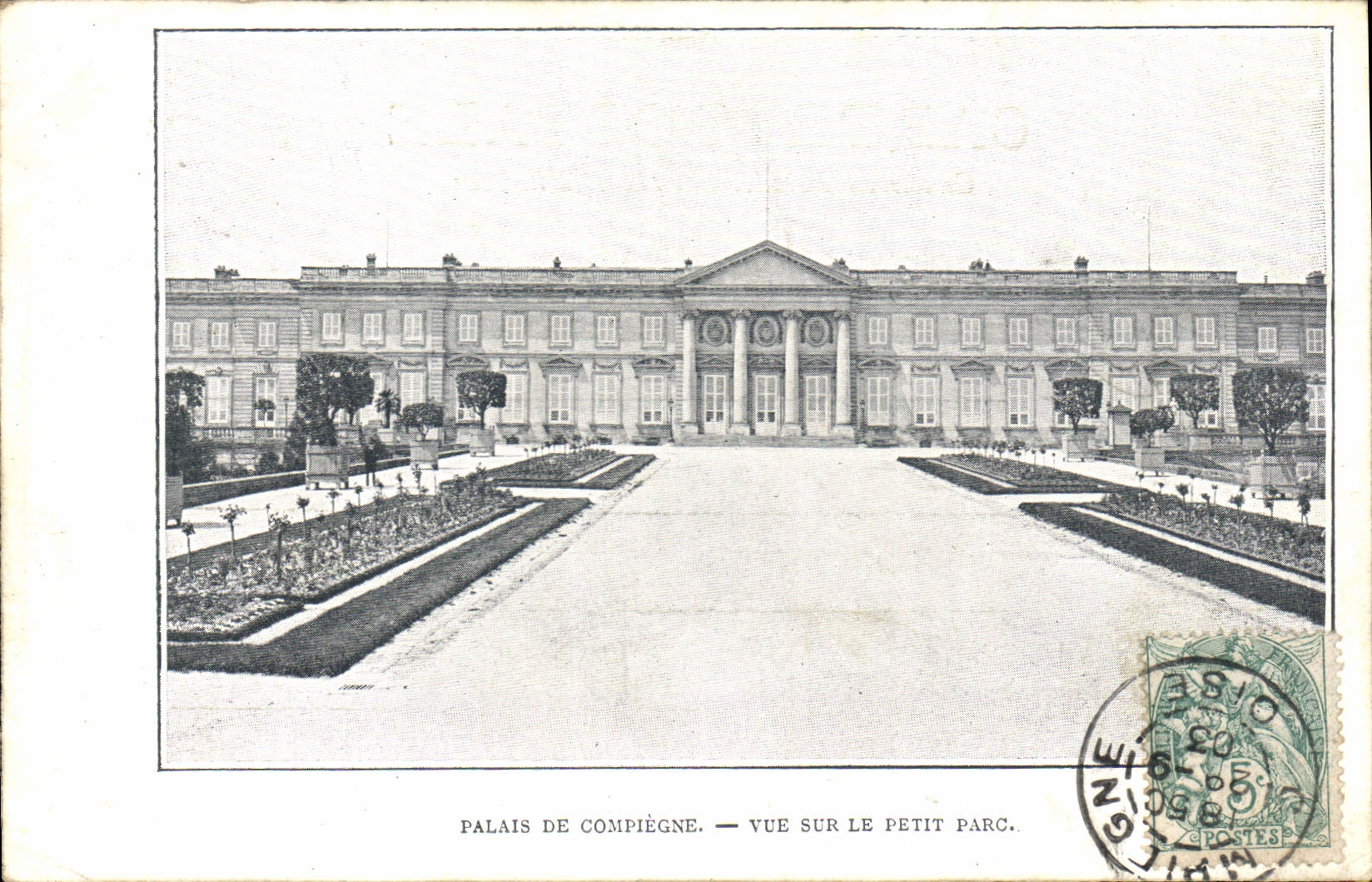CPA Palais de Compiegne Vue sur le Petit Parc 