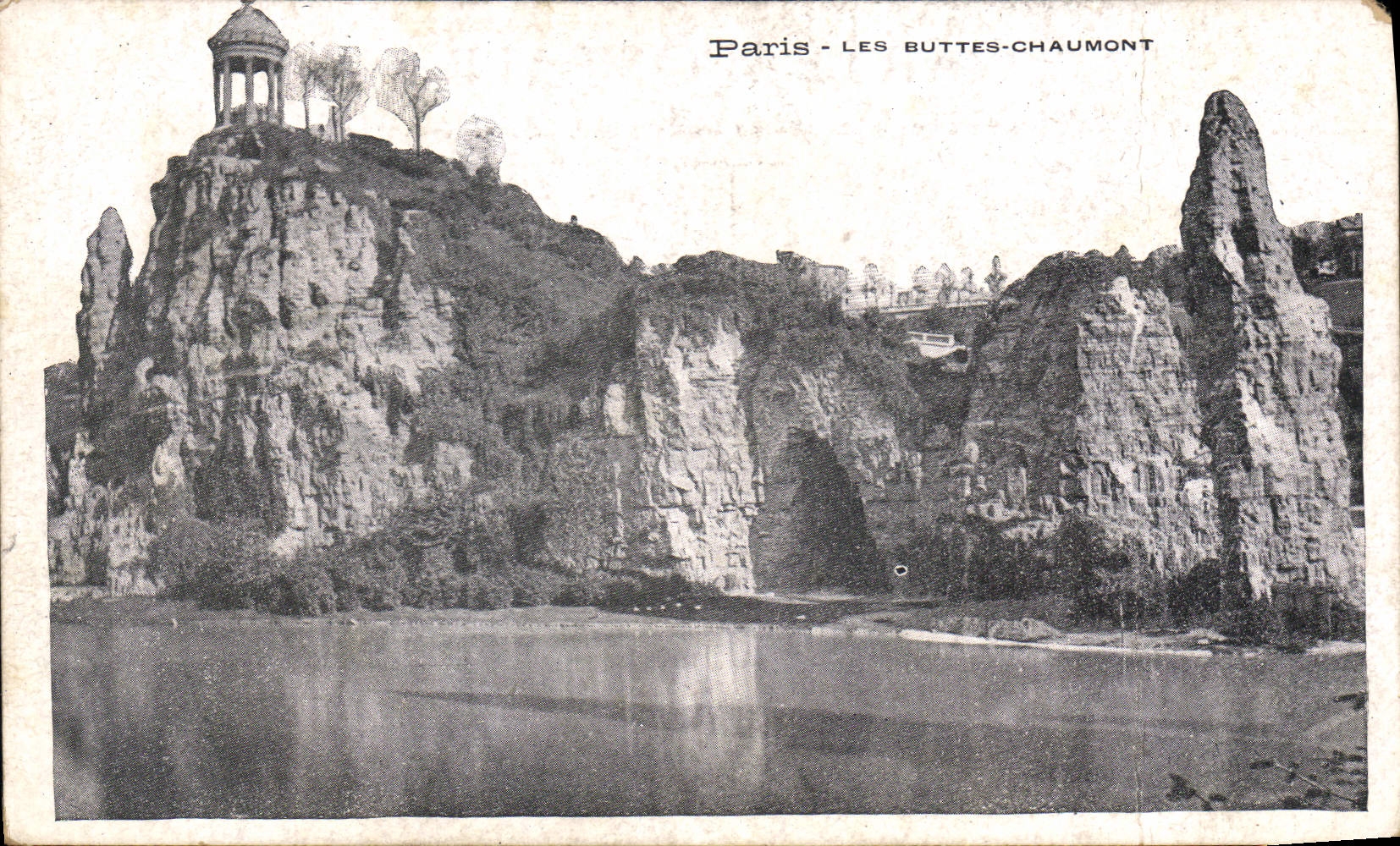 CPA Paris Les Buttes Chaumont 
