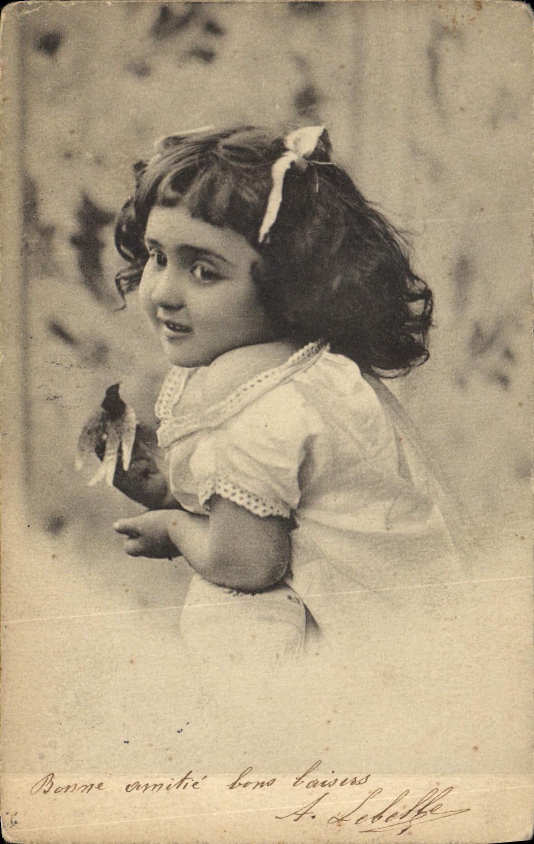 CPA Enfant Oiseau