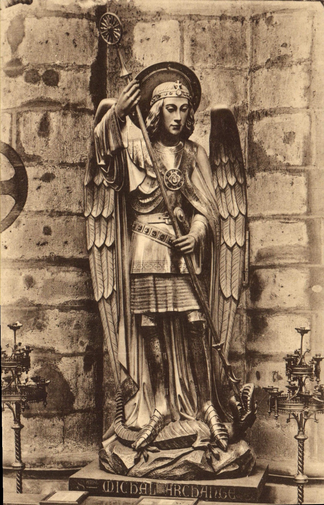 CPA Collegiale SS Michel et Gudule Statue de St Michel 