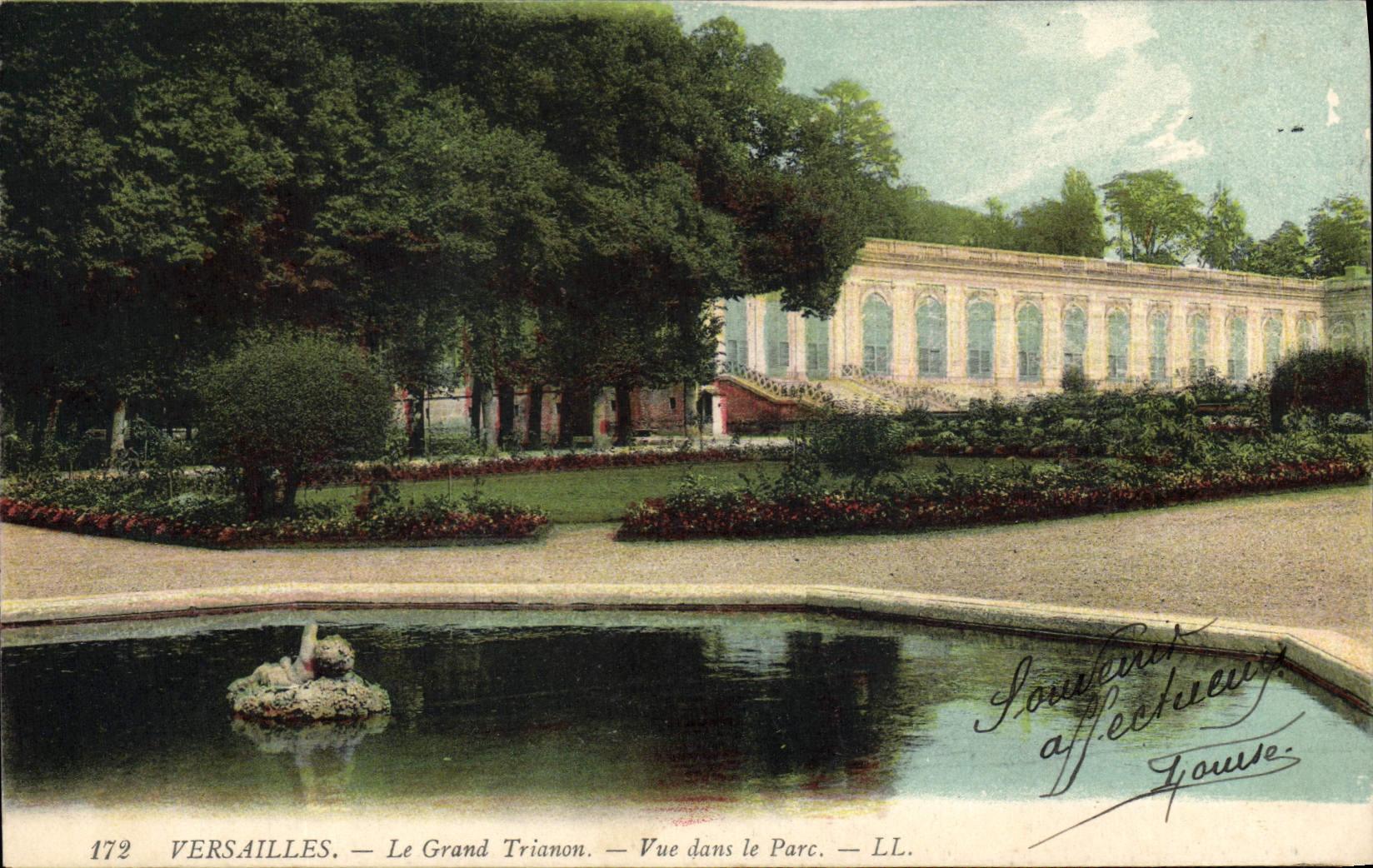 CPA Versailles Le Grand Trianon Vue dans le Parc 