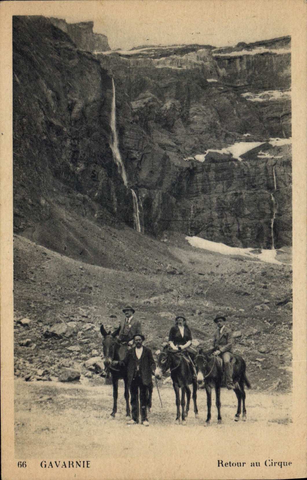 CPA Gavarnie Retour au Cirque Cheval