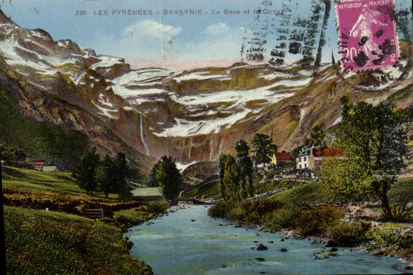 CPA Les Pyrenees Gavarnie Le Gave et le Cirque 