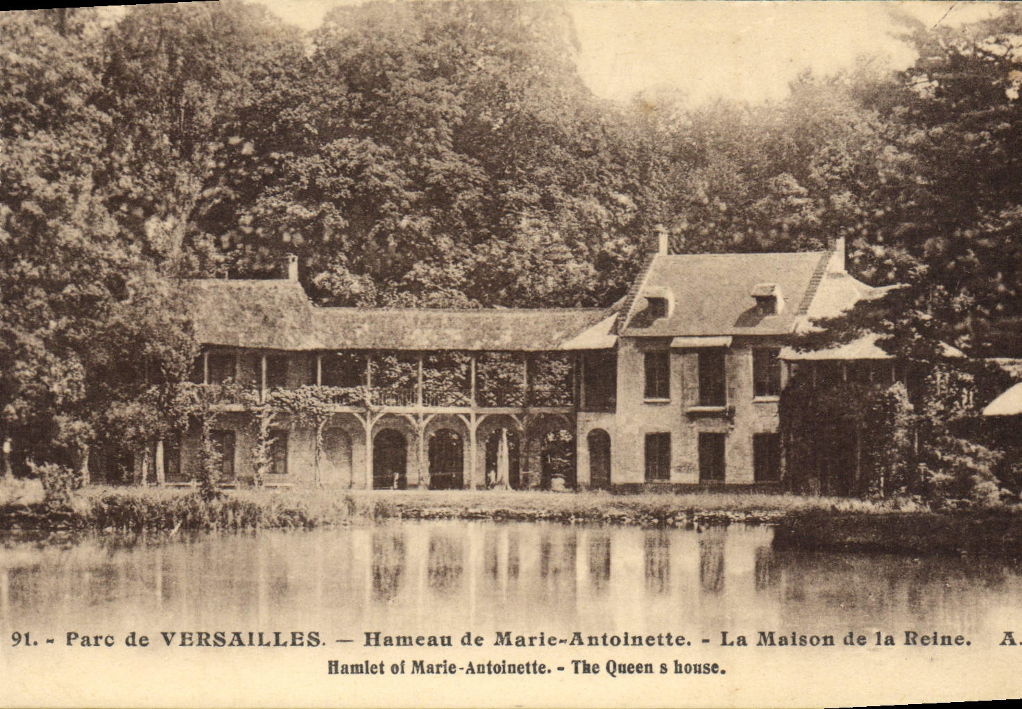 CPA Parc de Versailles Hameau de Marie Antoinette La Maison de la Reine 