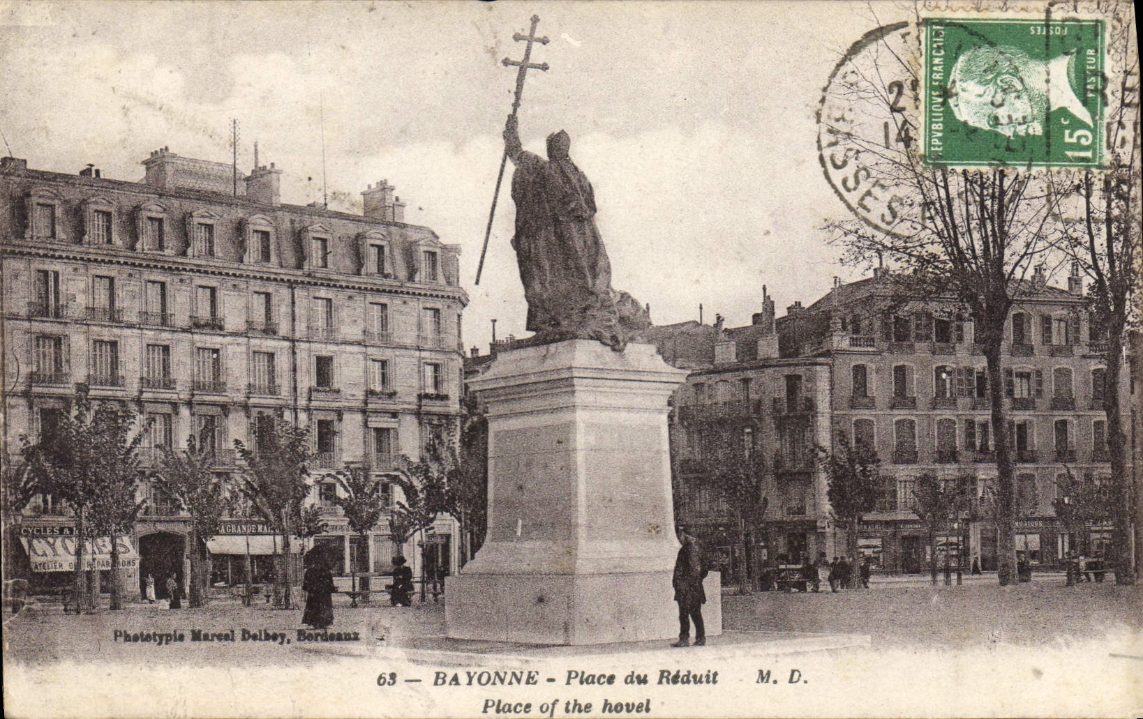 CPA Bayonne Place du Reduit 