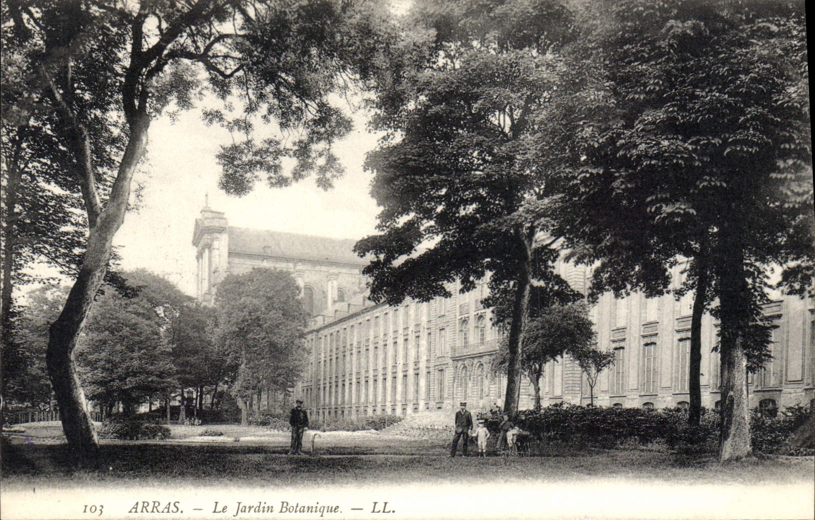 CPA Arras Le Jardin Botanique 