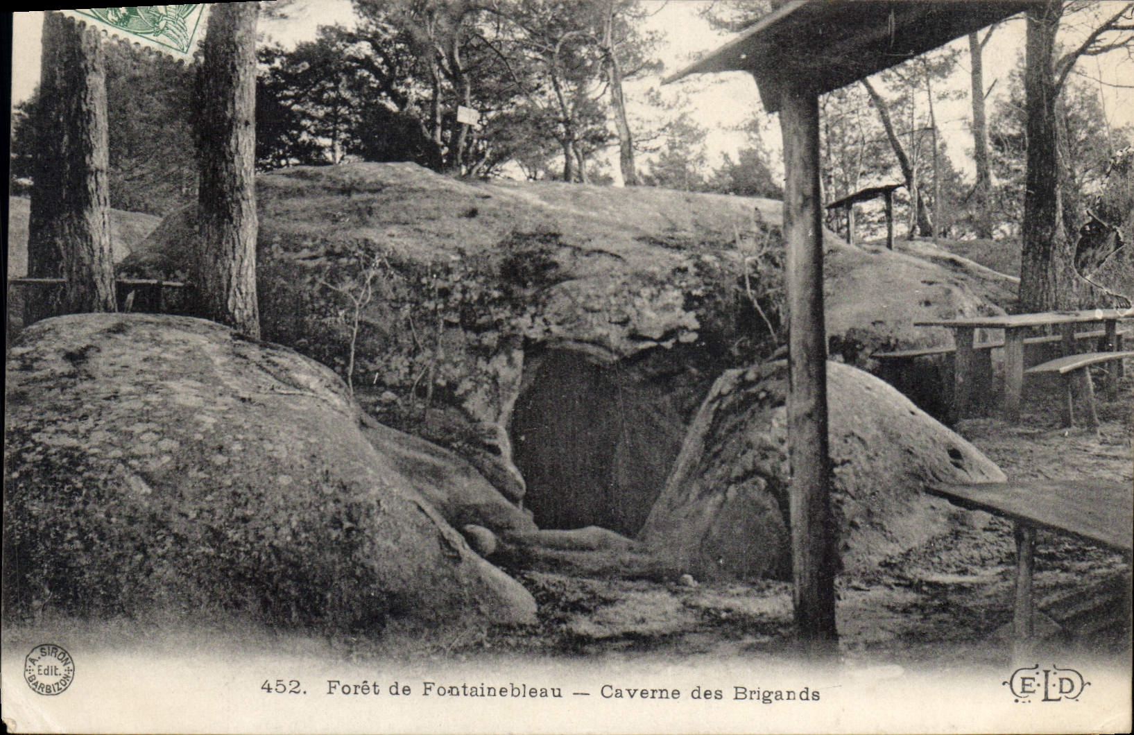 CPA Foret de Fontainebleau Caverne des Brigards 