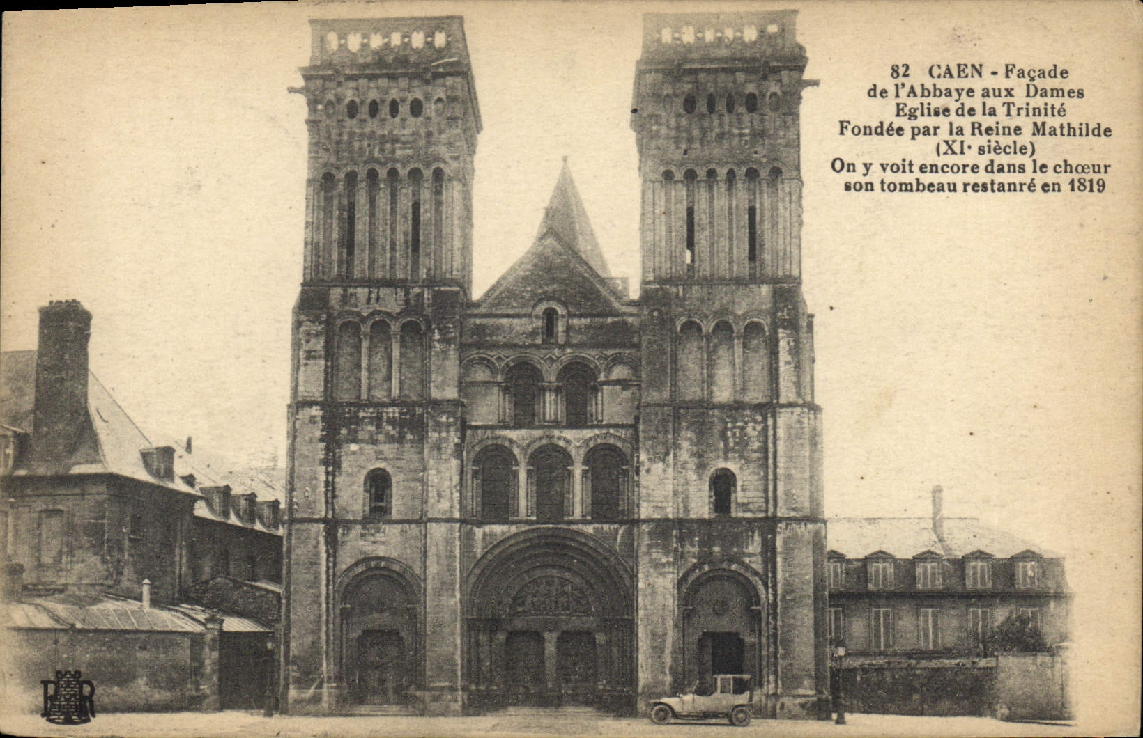 CPA Caen Facade de l'Abbaye aux Dames Eglise de la Trinite Fondee par la Reine Mathilde 