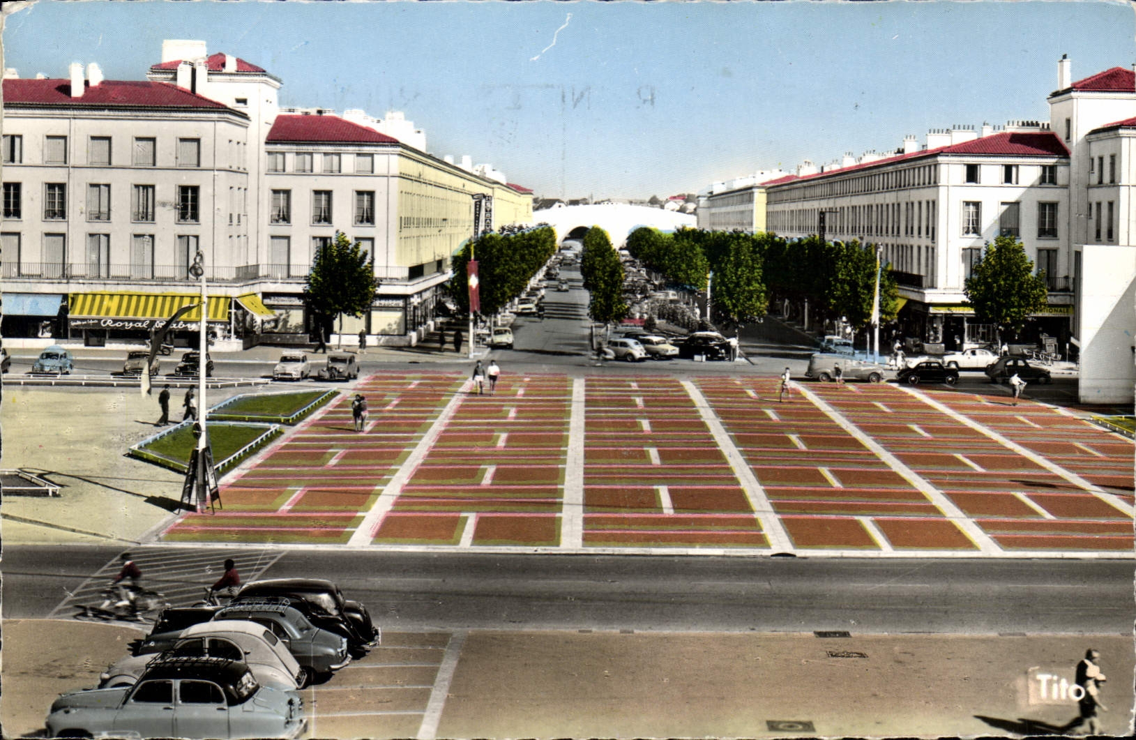 CPA Royan Facade du Boulevard 