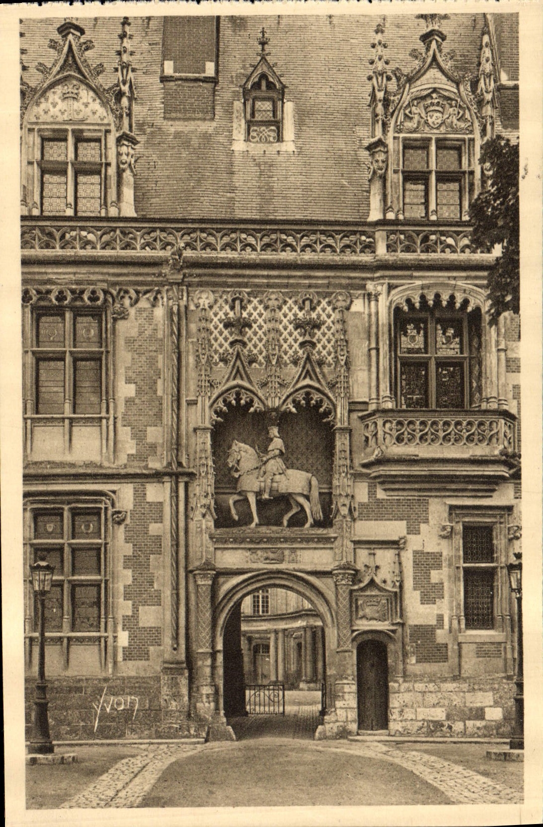 CPA Chateau de Blois Aile Louis XII Le Portail 