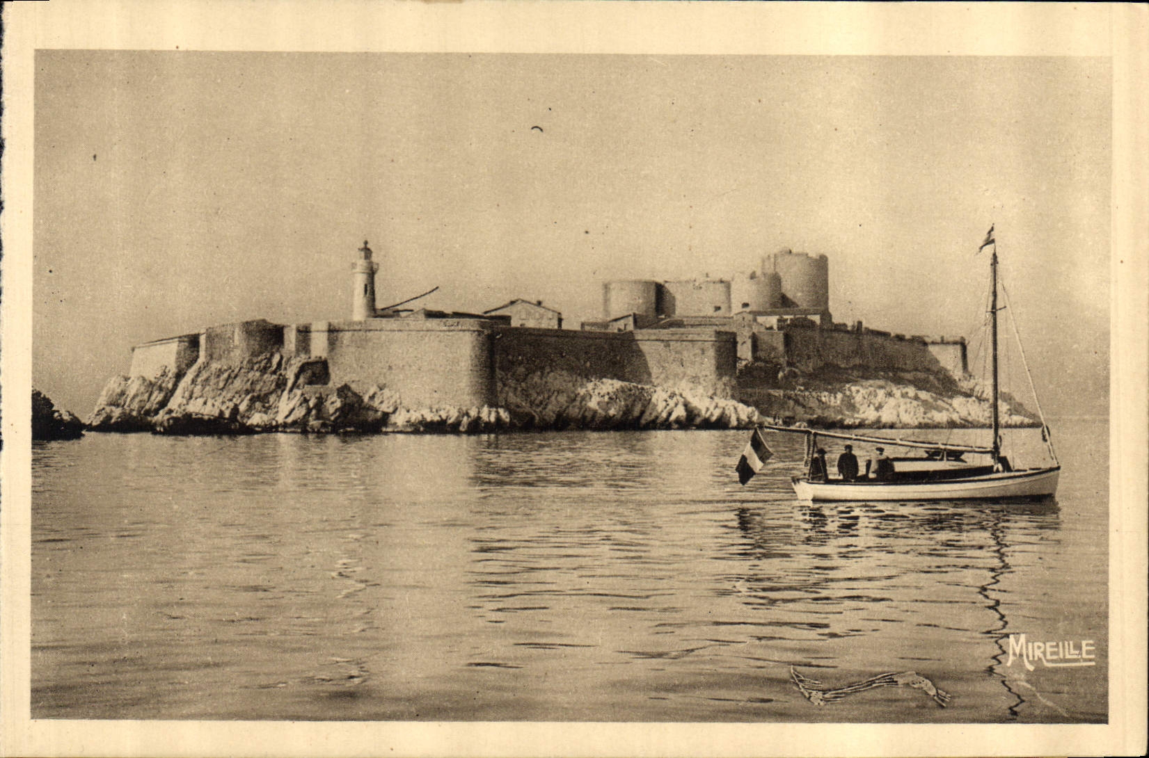 CPA Marseille Le Chateau d'If Bateau