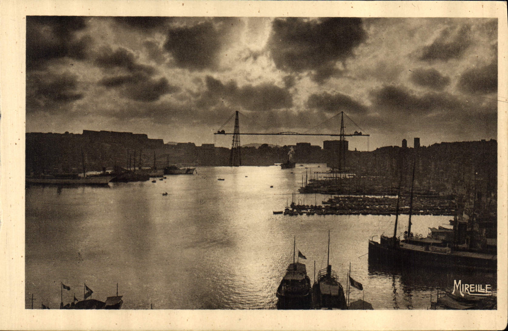 CPA Marseille Coucher de Soleil sur le Vieux Port 