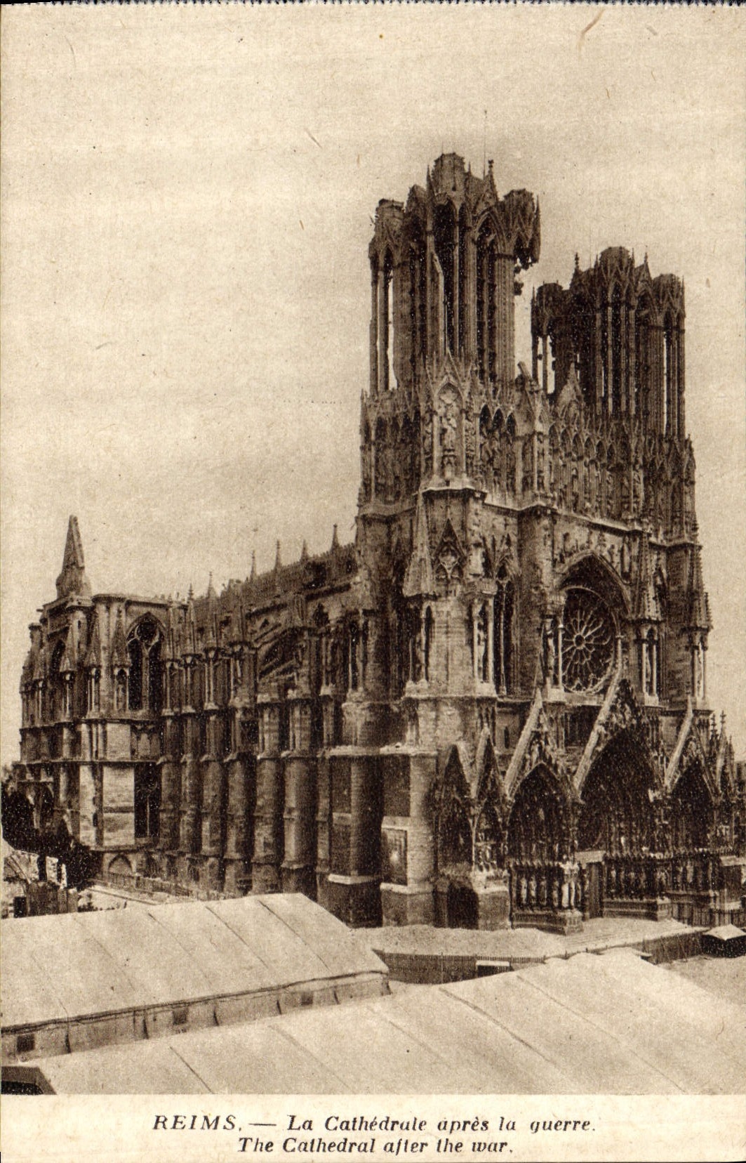 CPA Reims La Cathedrale apres la guerre 