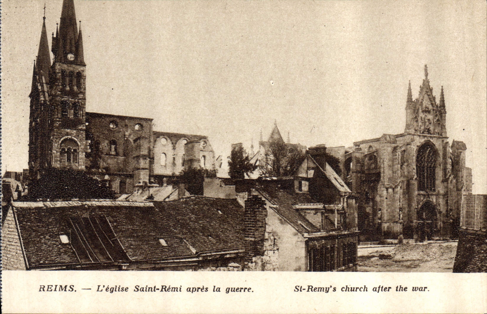 CPA Reims L'Eglise Saint Remi apres la guerre 