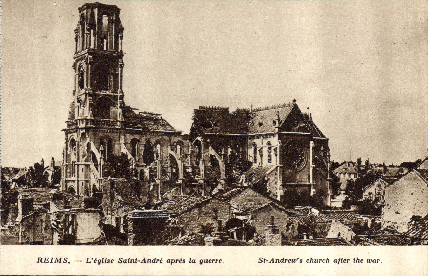 CPA Reims L'Eglise Saint Remi apres la guerre
