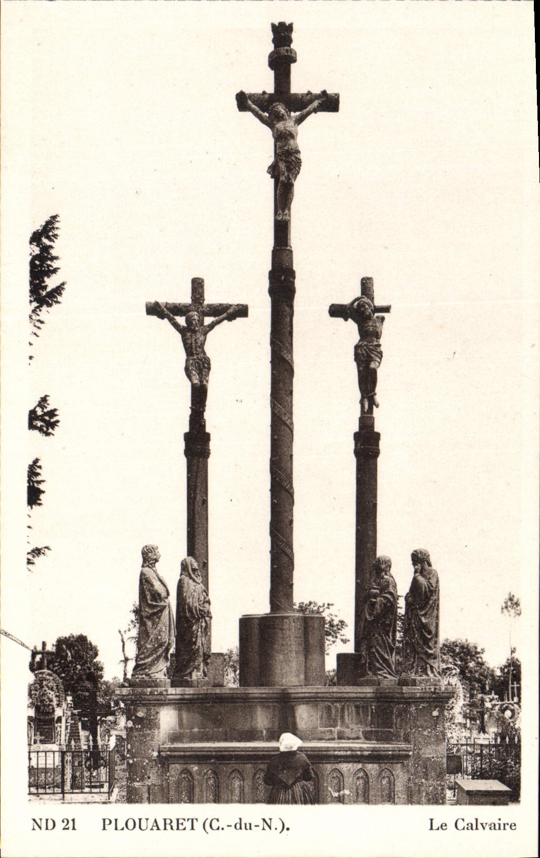 CPA Plouaret C du N Le Calvaire 