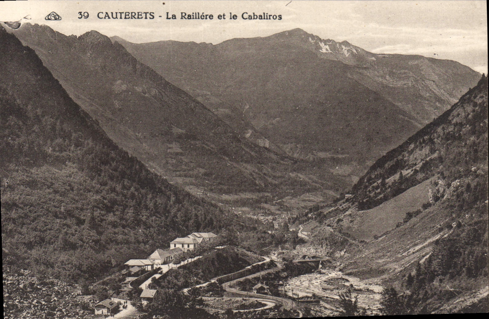 CPA Cauterets La Raillere et le Cabaliros 