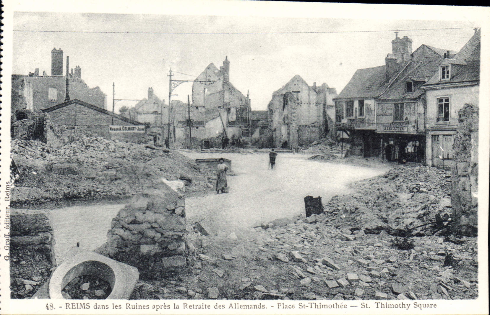 CPA Reims dans les Ruines apres la Retraite des Allemands Place St Thimothee 