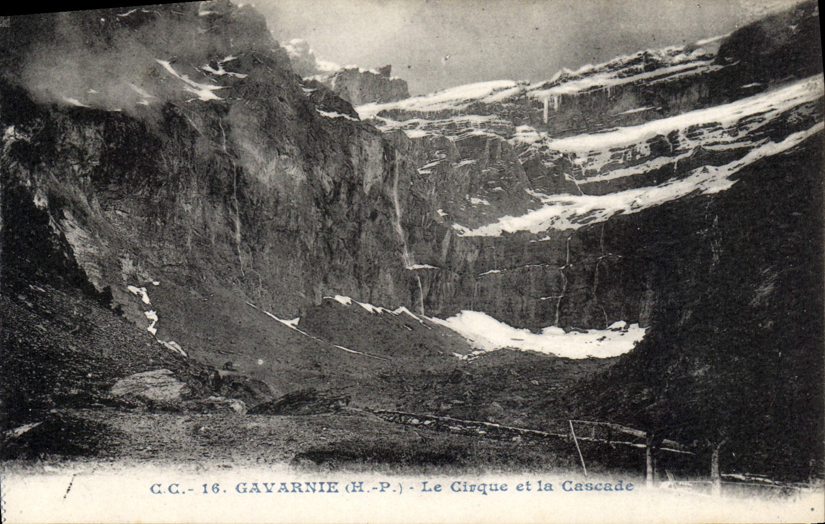 CPA Gavarnie H P le Cirque et la Cascade 