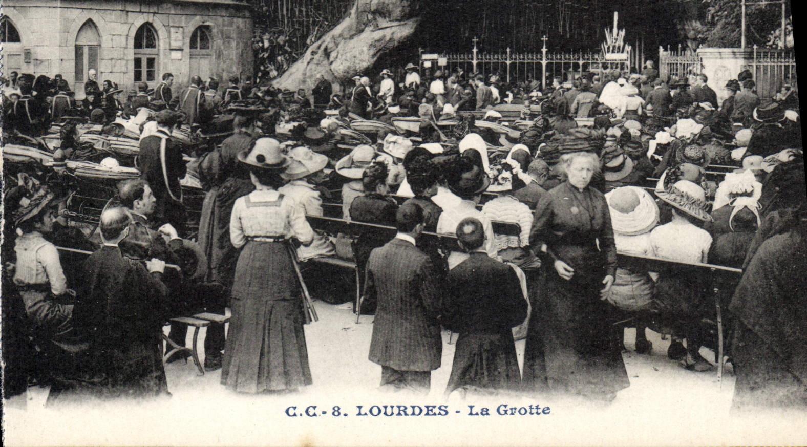 CPA Lourdes la Grotte 