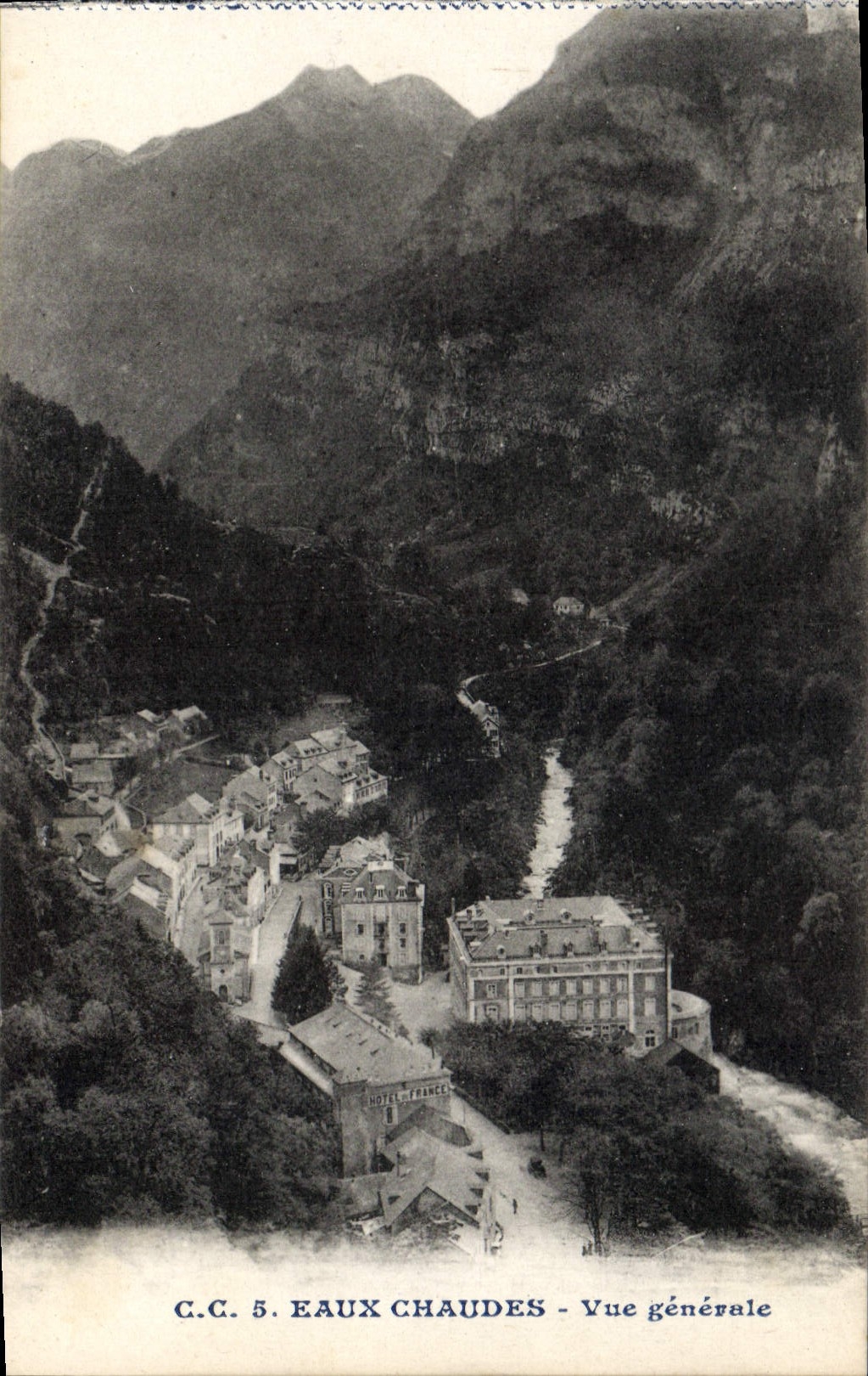 CPA Eaux Chaudes vue generale 
