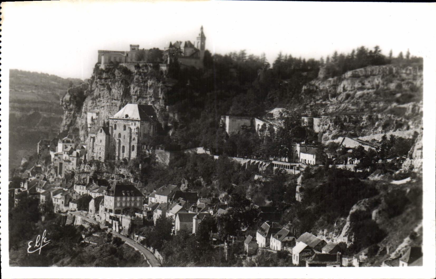 CPA Pyrlnees Ocean Rocamadour vue generale de la Ville Sanctuaires et du chateau