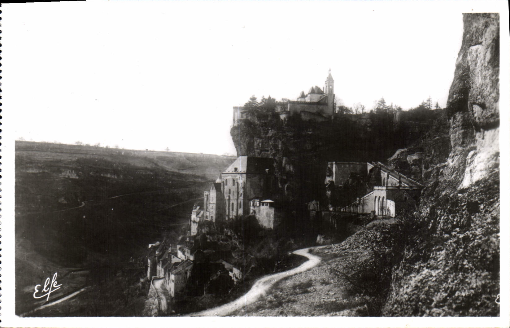 CPA Pyrlnees Ocean Rocamadour vue prise du Passage de l'Eveque