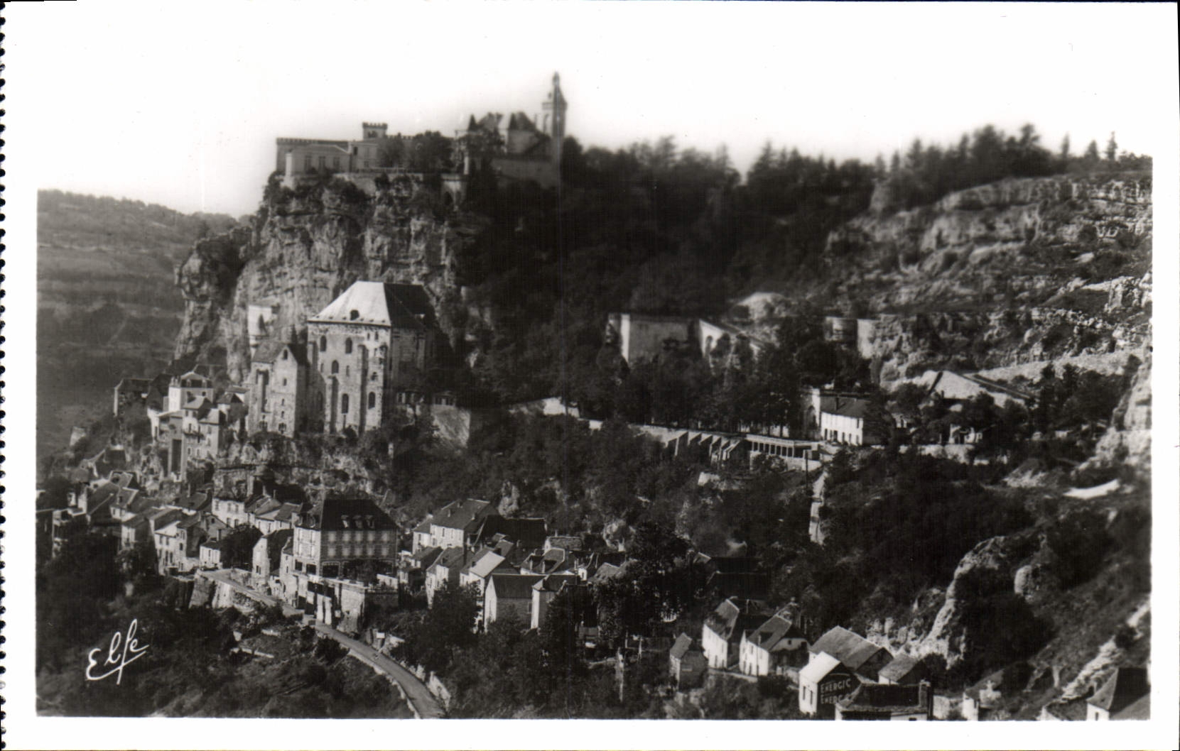 CPA Pyrlnees Ocean Rocamadour vue generale de la Ville des Sanctuaires et du chateau