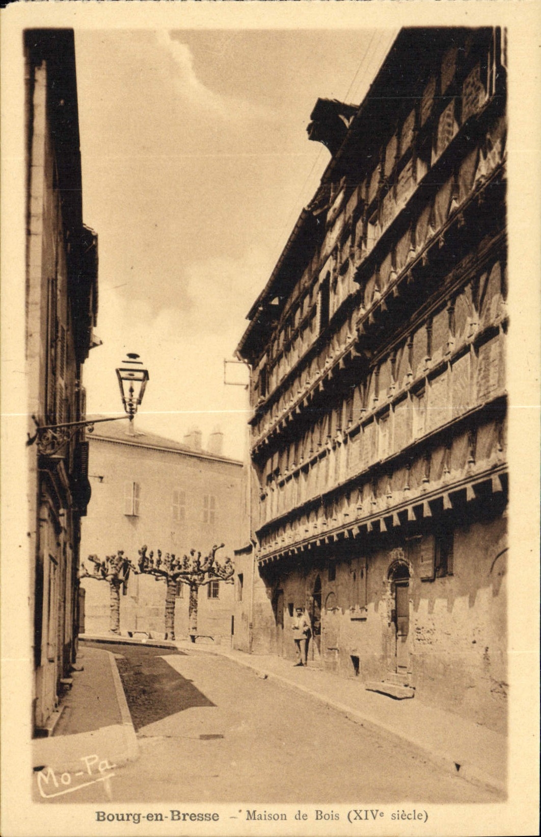 CPA Bourg en Bresse Maison de Bois XIV siecle