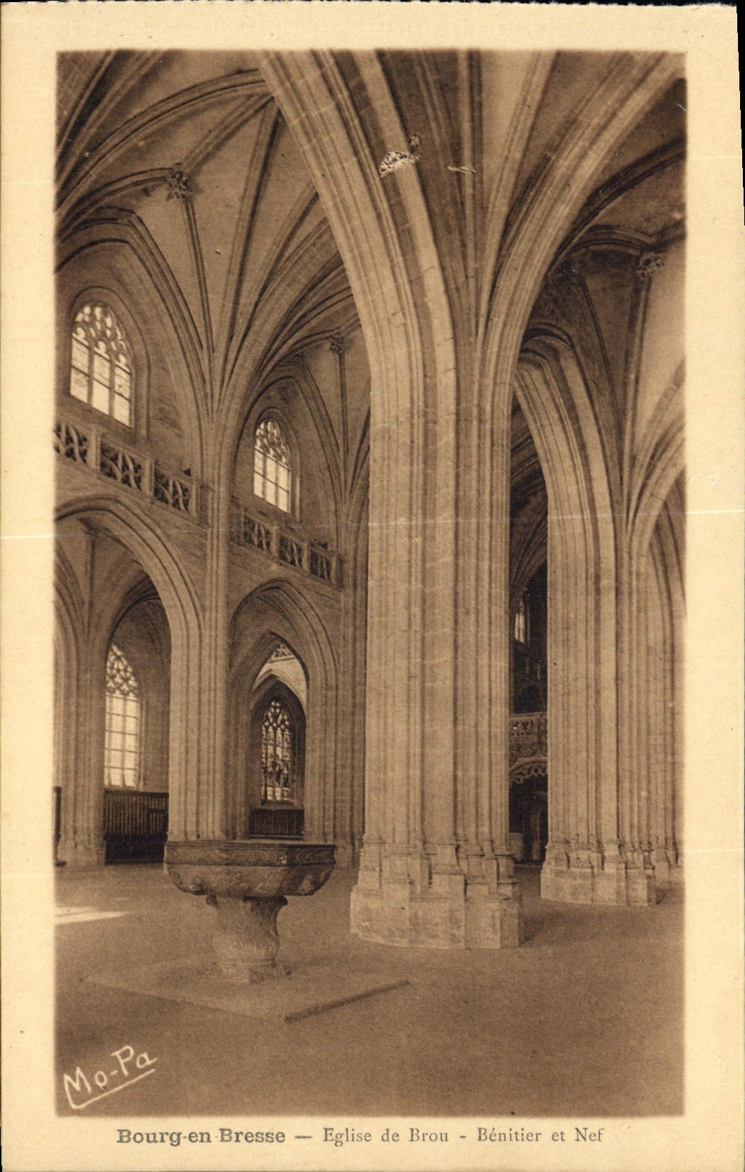 CPA Bourg en Bresse Eglise de Brou Benitier et Nef