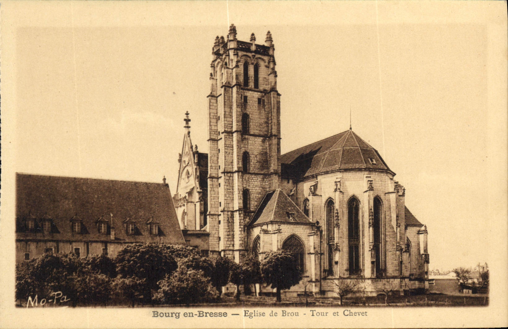 CPA Bourg en Bresse Eglise de Brou Tour et Chavet