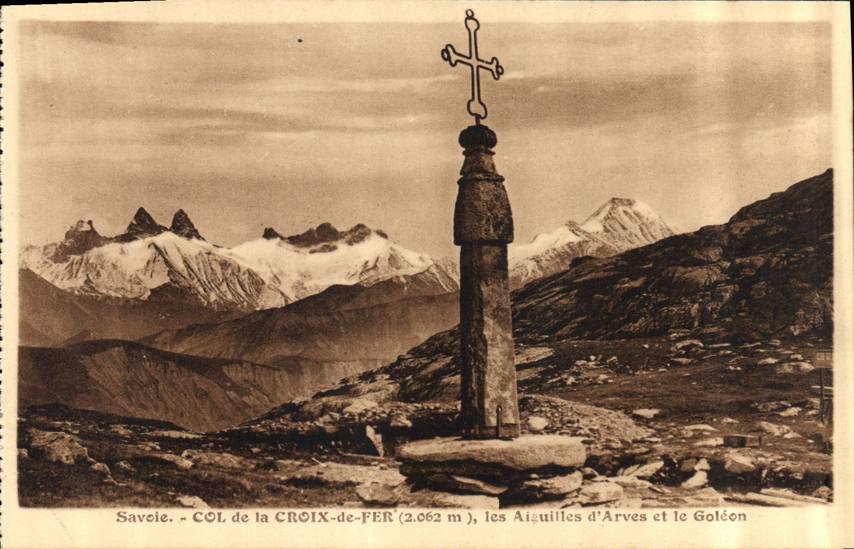 CPA Savoie Col de la Croix de Fer les Aiguilles d'Arves et le Goleon 