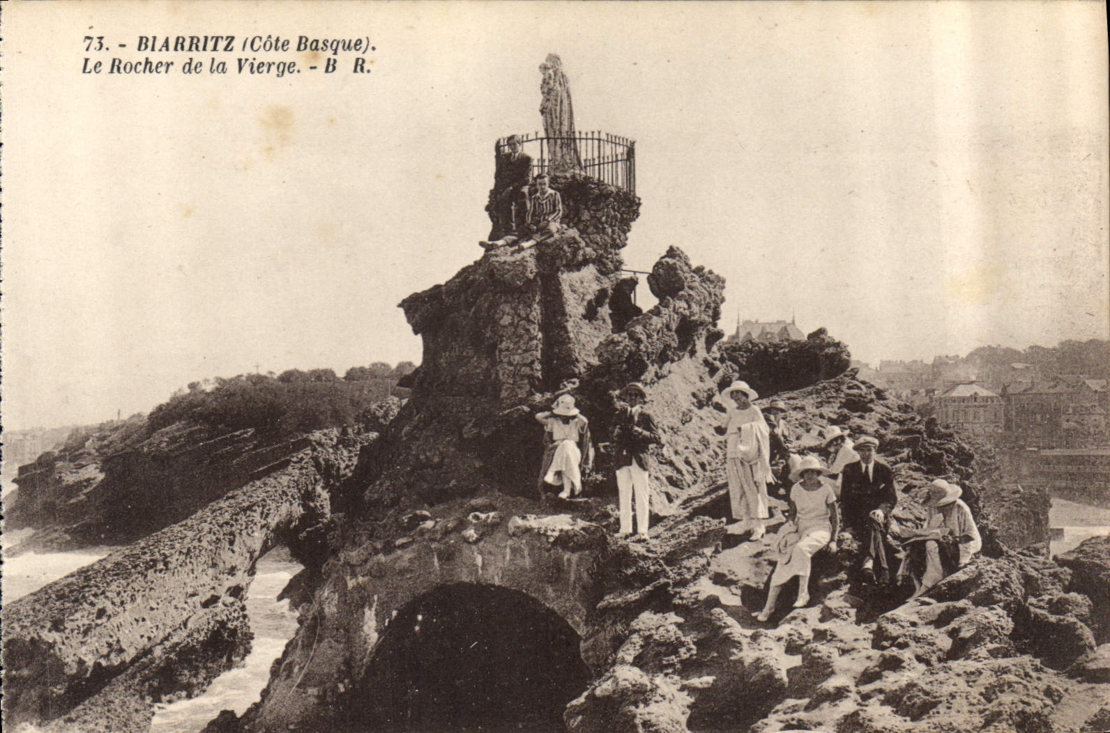 CPA Biarritz Cote Basque le Rocher de la Vierge 