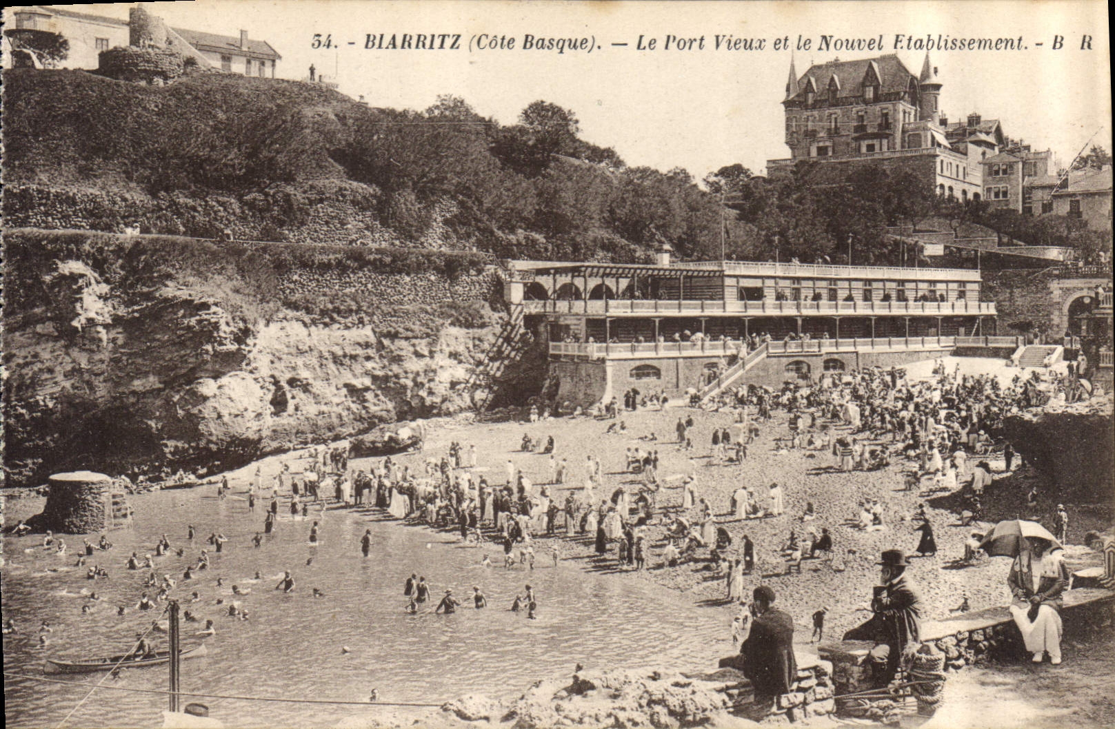 CPA Biarritz Cote Basque le Port Vieux et le Nouvel Etablissement 