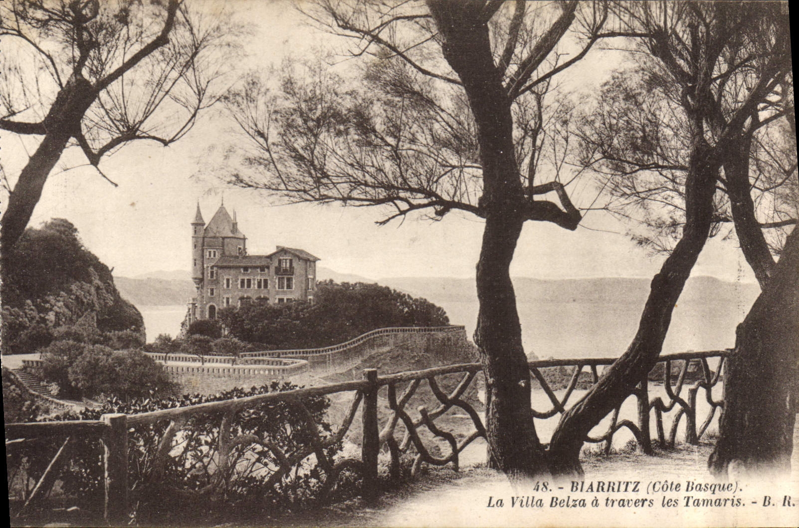 CPA Biarritz Cote Basque la Villa Belza a travers les Tamaris 