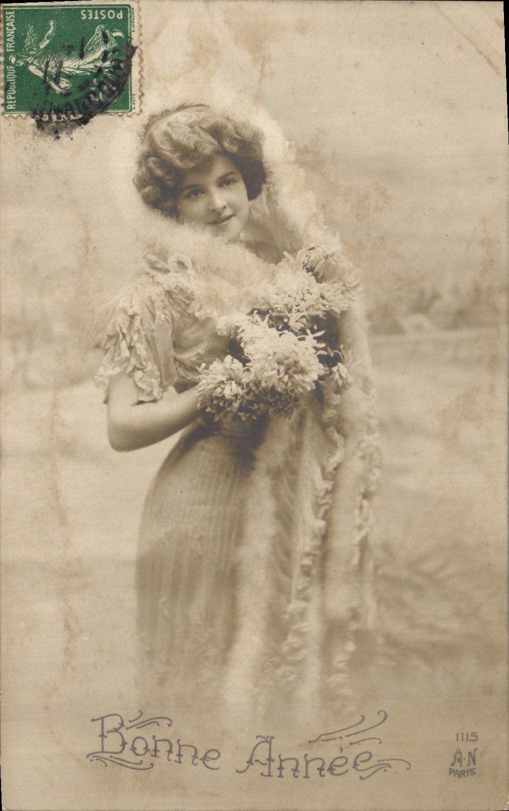 CPA Bonne Annee Femme