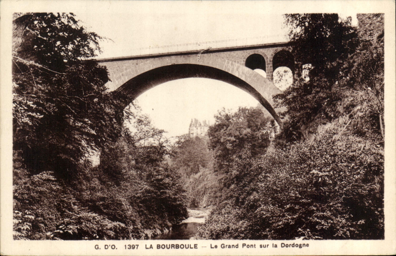 CPA La Bourboule Le Grand Pont sur la Dordogne