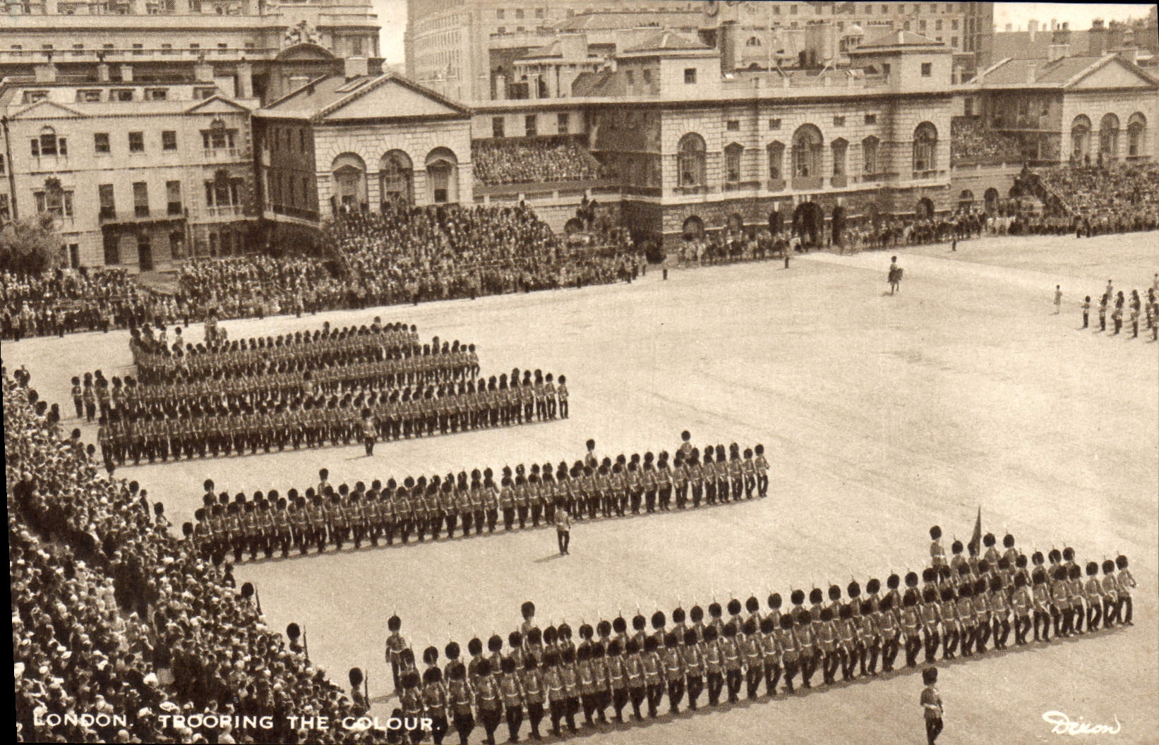 CPA London Trooring The Colour Militaria