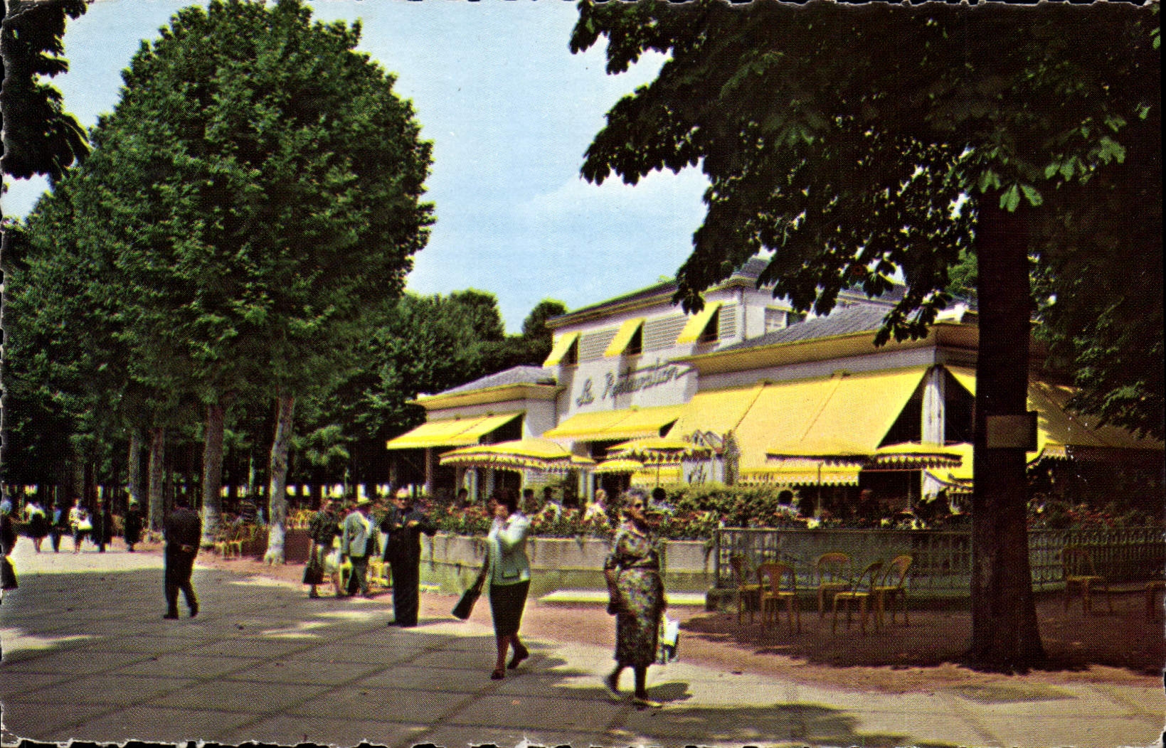 CPA Vichy Allier La Restauration 