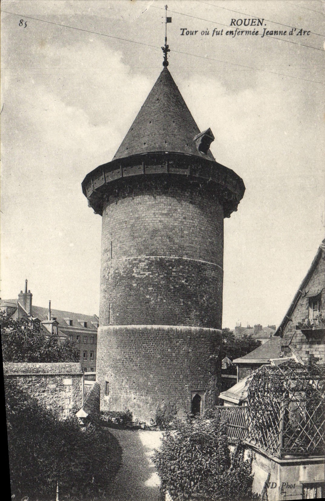 CPA Rouen Tour au fut enfermee Jeanne d'Arc 