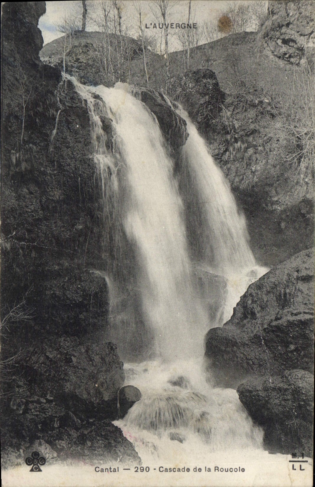 CPA L'Auvergne Cantal Cascade de la Roucole 