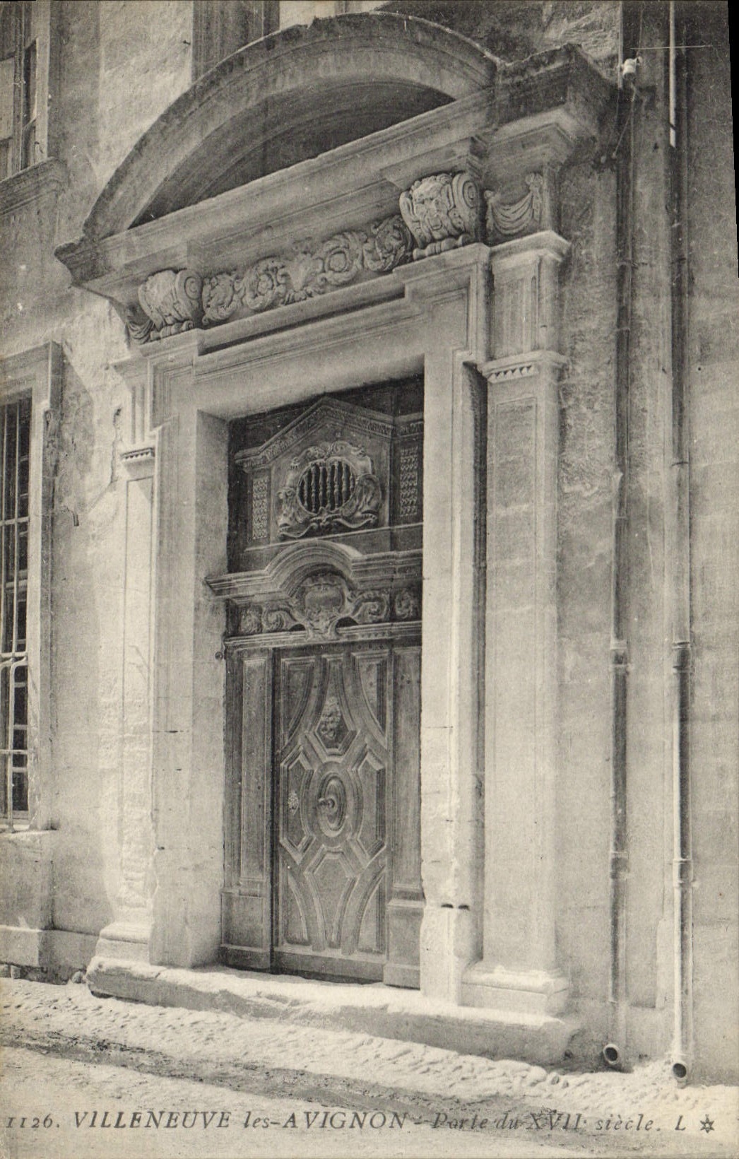 CPA Villeneuve les Avignon Porte du XVII