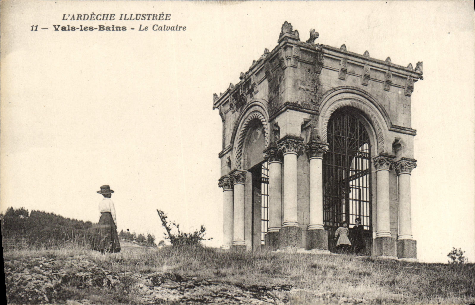 CPA l'Ardeche Illustree Vals les Bains Le Calvaire