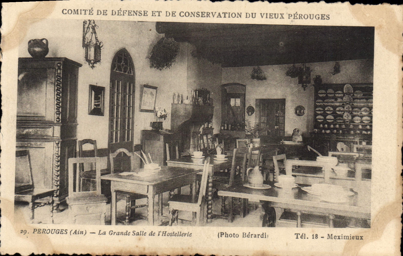 CPA Comite de defense et de Conservation du Vieux Perouges Perouges Ain Le Grands Salle de l'Hostell