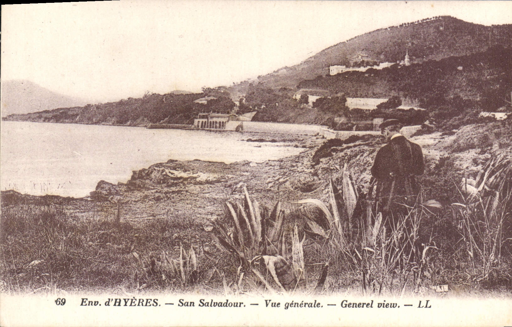 CPA Environs d'Hyeres San Salvadour Vue generale