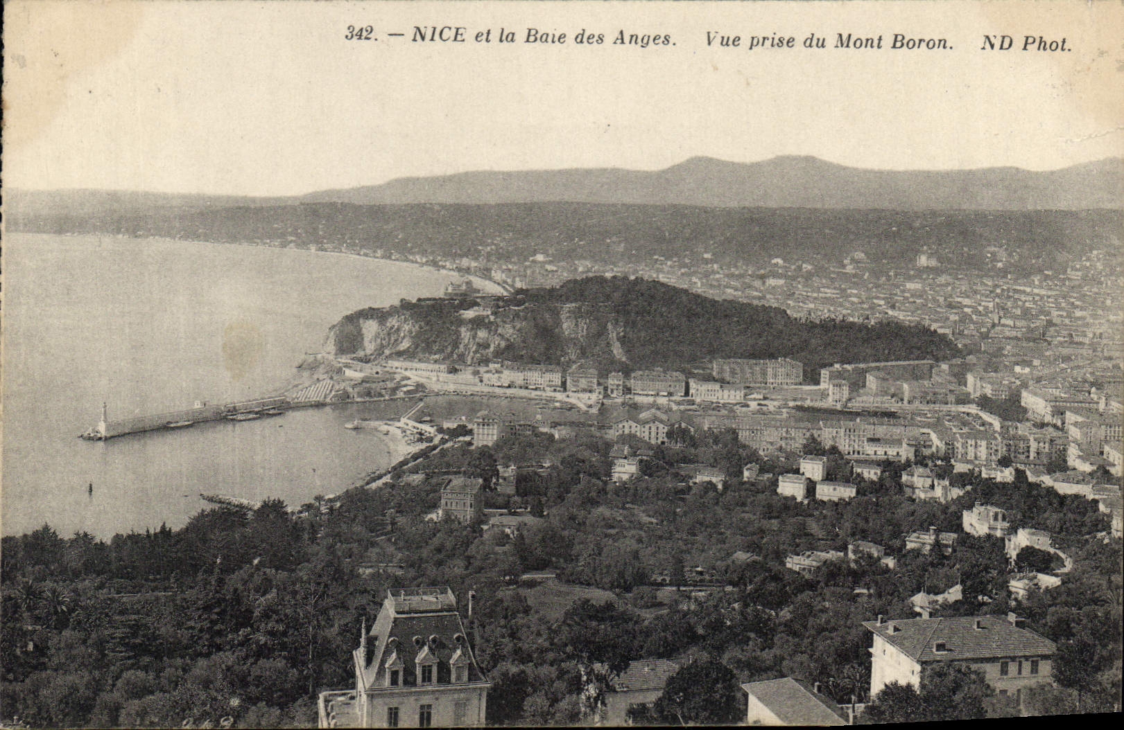CPA Nice et la Baie des Anges Vue prise du Mont Boron 