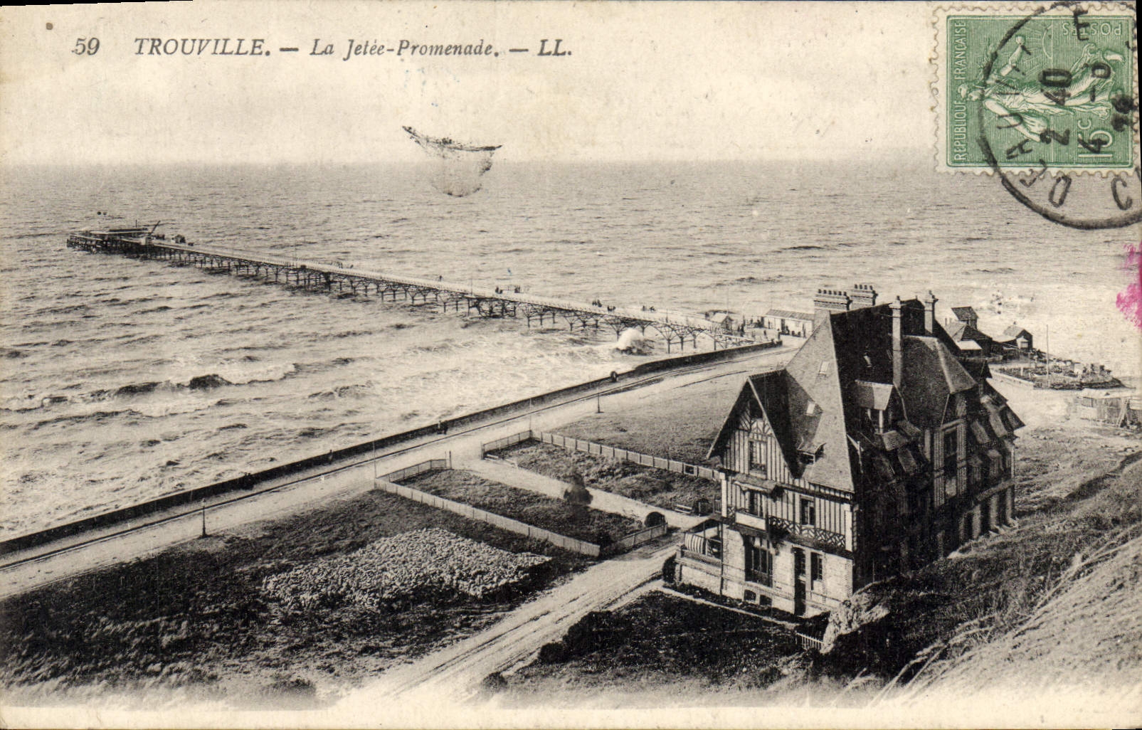 CPA Trouville La Jetee Promenade 