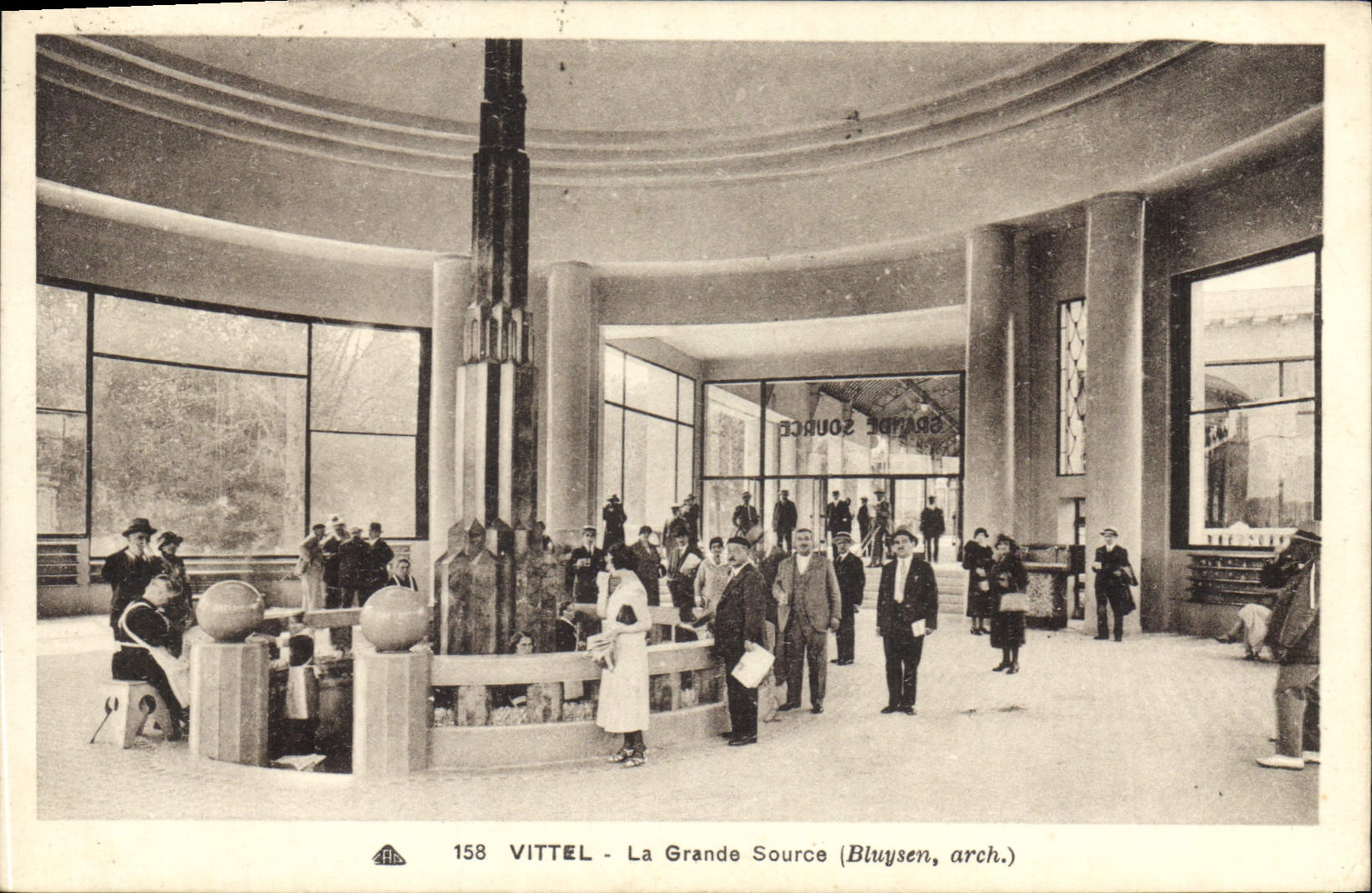 CPA Vittel La Grande Source Bluysen arch 