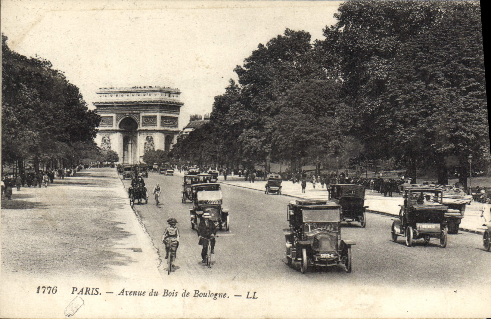 CPA Paris Avenue du Bois de Boulogne 