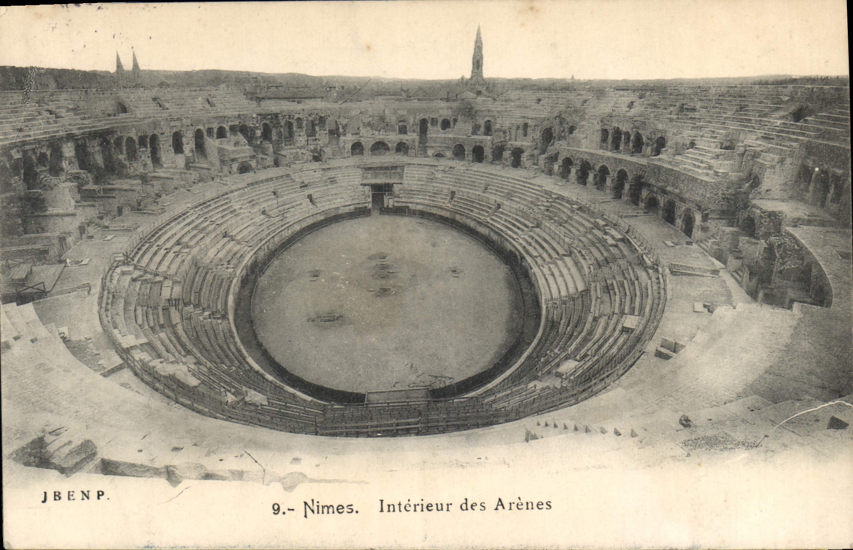 CPA Nimes Interieur des Arenes 